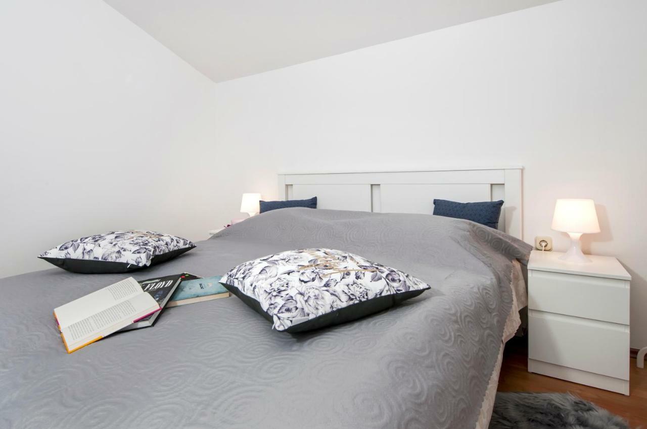 Apartment Len ロヴィニ エクステリア 写真